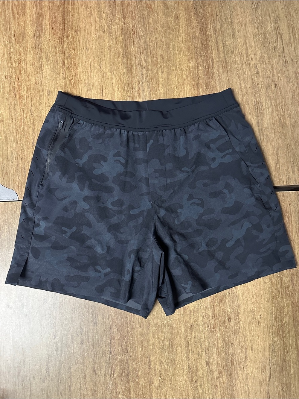Ten thousand great shape interval lined black camo stretchy active men’s shorts